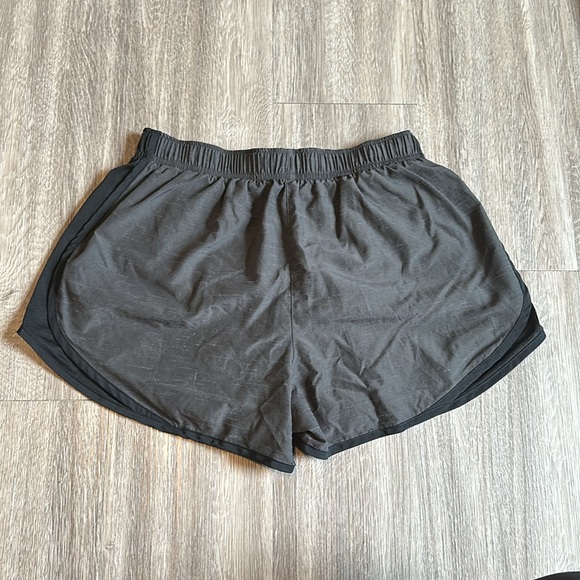 Nike Shorts - Picture 2 of 4
